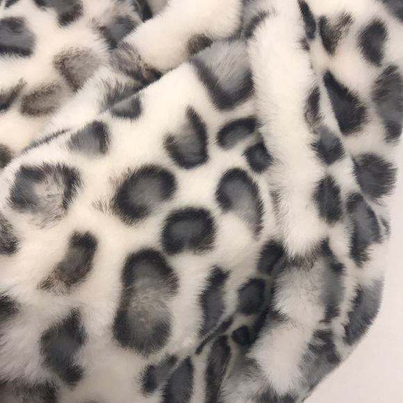 NWT Christian Siriano Animal Faux Fur Scarf - Picture 2 of 5
